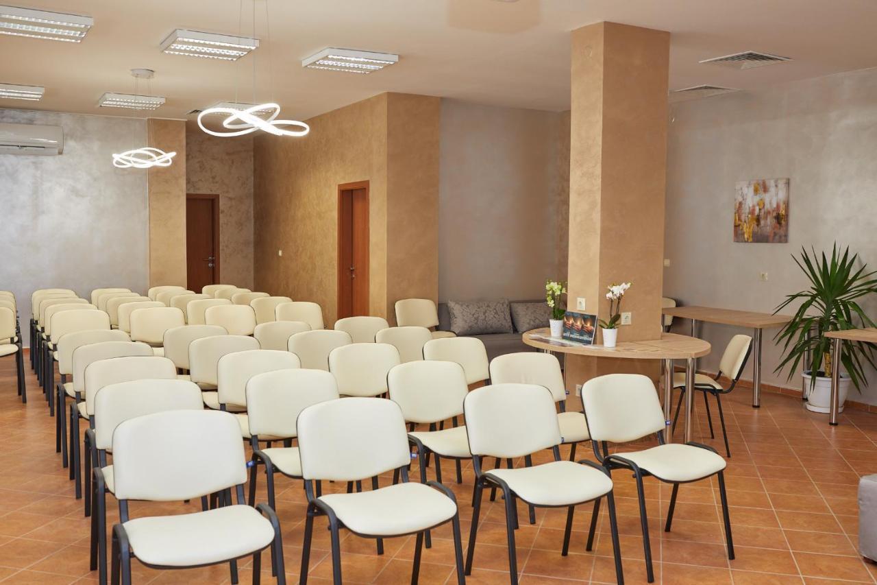 Karlovo Hotel Slăntjev Brjag Exteriör bild