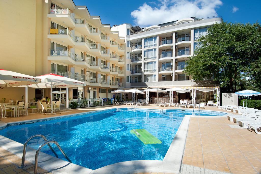 Karlovo Hotel Slăntjev Brjag Exteriör bild