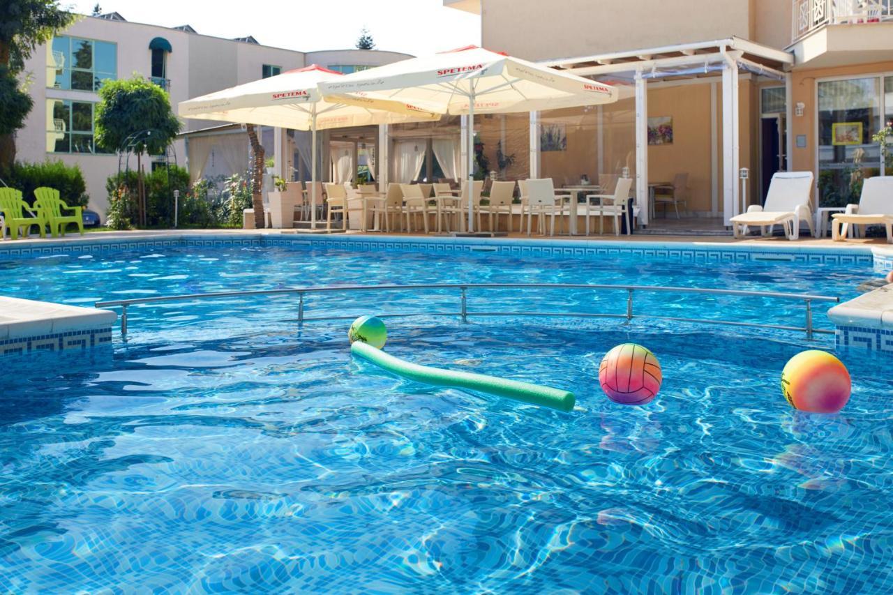 Karlovo Hotel Slăntjev Brjag Exteriör bild