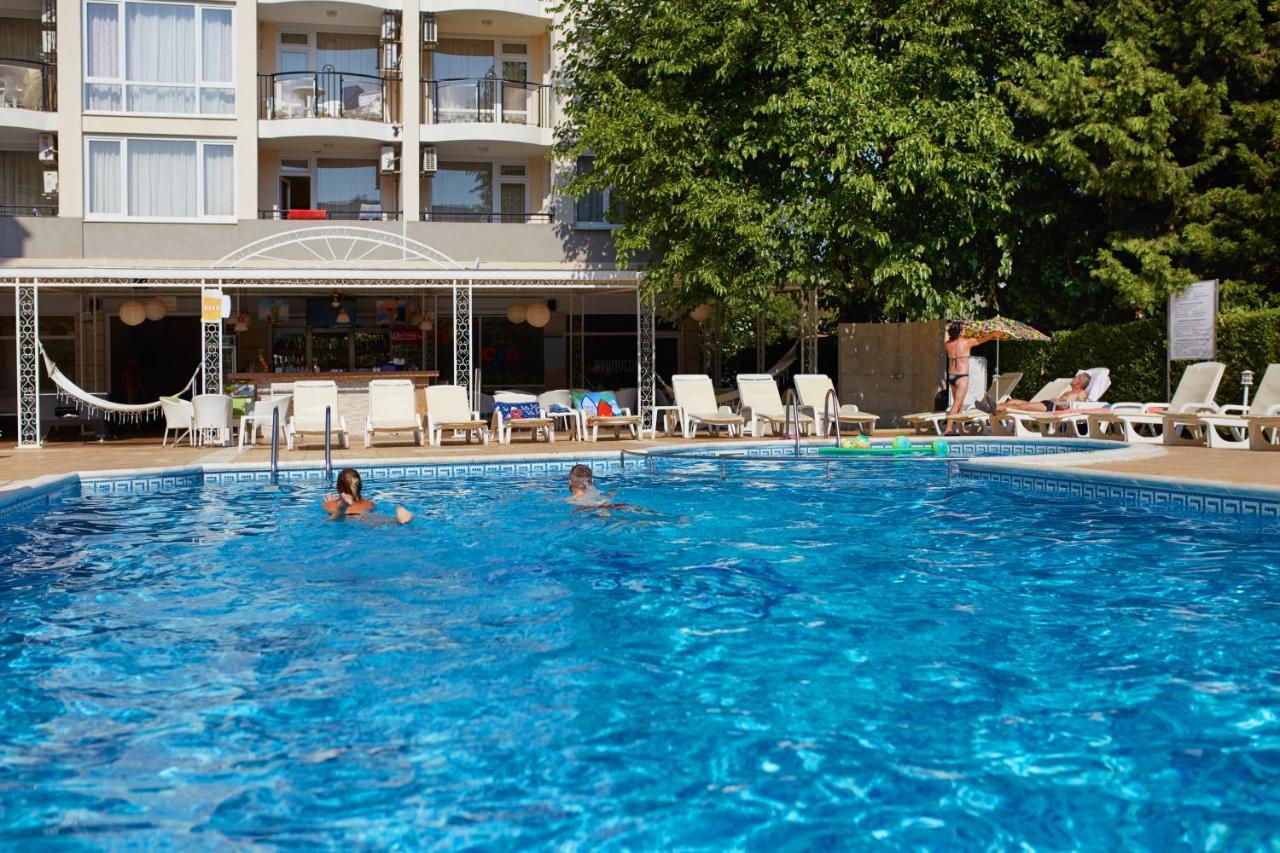 Karlovo Hotel Slăntjev Brjag Exteriör bild
