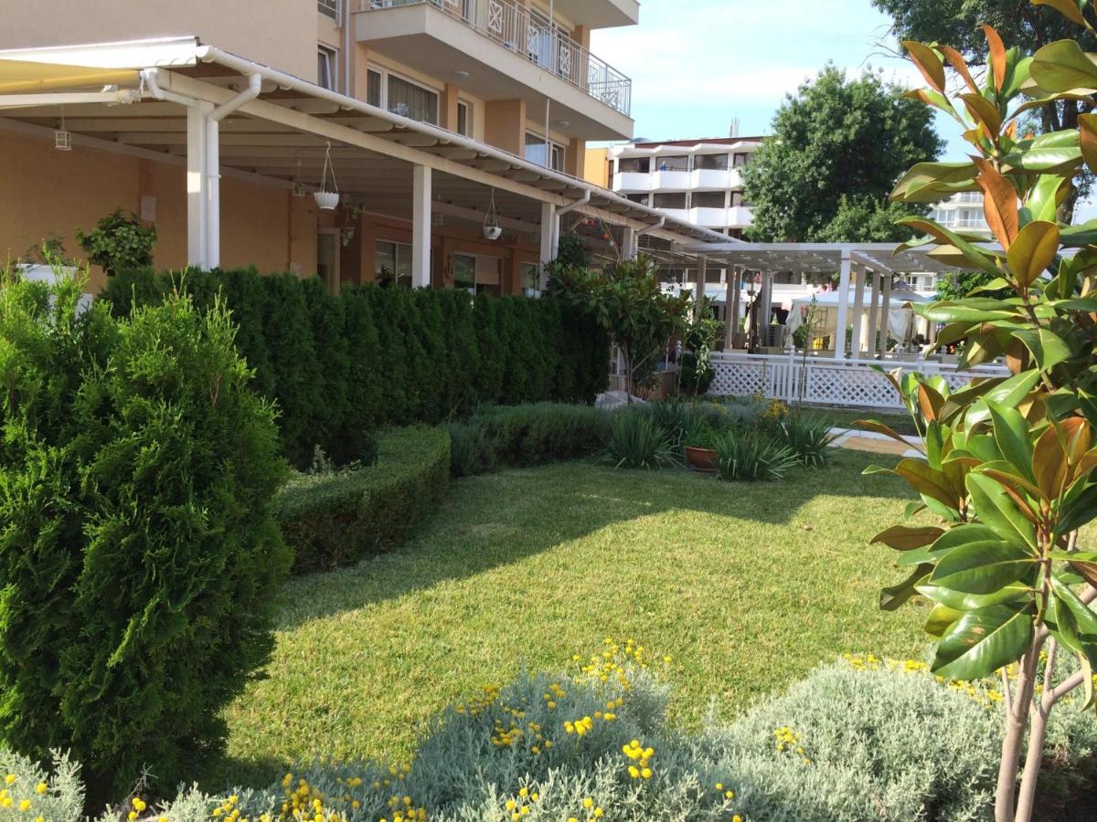 Karlovo Hotel Slăntjev Brjag Exteriör bild